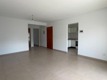 IMPECABLE DEPARTAMENTO TRES AMBIENTES A ESTRENAR