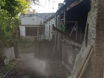 Casa en venta -  2 dormitorios 3 baños - 600mts2 - La Plata