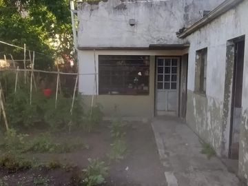 Casa en venta -  2 dormitorios 3 baños - 600mts2 - La Plata