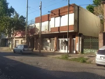 Casa en venta -  2 dormitorios 3 baños - 600mts2 - La Plata