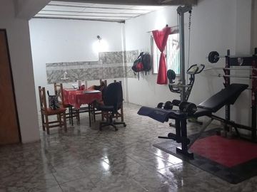 VENTA - CASA Y DEPTO EN ZELAYA CENTRO