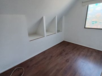 Casa en venta c/ estacionamiento en Villaseca