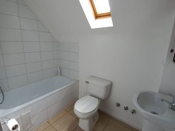 Casa en venta c/ estacionamiento en Villaseca