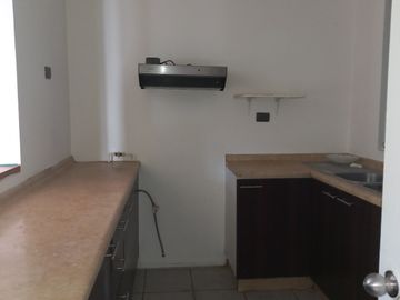 Casa en venta c/ estacionamiento en Villaseca