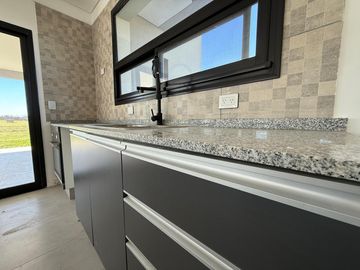 Casa 4 AMB en Venta a Estrenar en San Sebastian