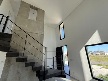 Casa 4 AMB en Venta a Estrenar en San Sebastian