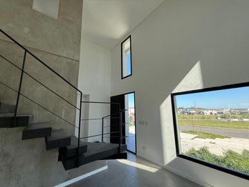 Casa 4 AMB en Venta a Estrenar en San Sebastian