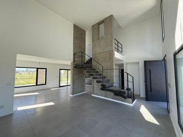 Casa 4 AMB en Venta a Estrenar en San Sebastian