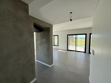 Casa 4 AMB en Venta a Estrenar en San Sebastian