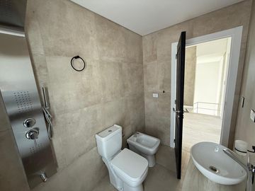 Casa 4 AMB en Venta a Estrenar en San Sebastian