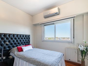 Venta Semipiso tipo Penthouse 4 Amb. c/ 2 cocheras - Ramos Mejia