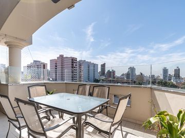 Venta Semipiso tipo Penthouse 4 Amb. c/ 2 cocheras - Ramos Mejia