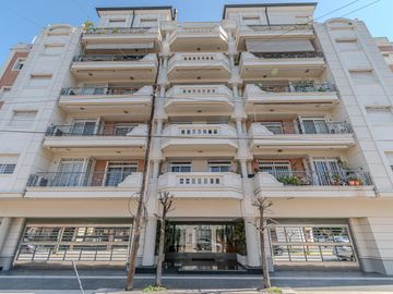 Venta Semipiso tipo Penthouse 4 Amb. c/ 2 cocheras - Ramos Mejia
