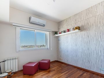 Venta Semipiso tipo Penthouse 4 Amb. c/ 2 cocheras - Ramos Mejia