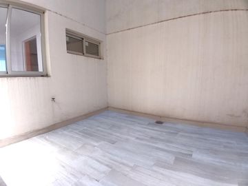 Piso 4 Ambientes amueblado con balcón, parrilla, 2 patios y cochera en Belgrano APTO CREDITO