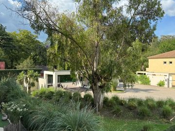 Monoambiente en Pilar con piscina y parrilla