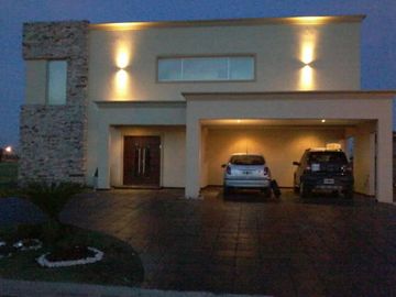 CASA EN CANING BARRIO EL REBENQUE