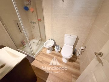 PH de 2 ambientes con patio y terraza propia con parrilla. CAISAMAR