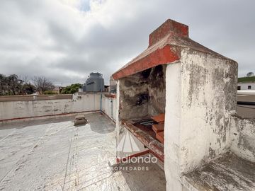 PH de 2 ambientes con patio y terraza propia con parrilla. CAISAMAR