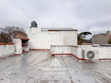 PH de 2 ambientes con patio y terraza propia con parrilla. CAISAMAR