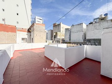 PH 3 amb.   dep. con balcón terraza al frente y terraza propia. Zona Aldrey.