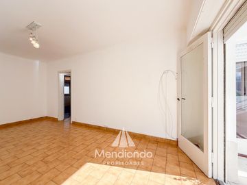 PH 3 amb.   dep. con balcón terraza al frente y terraza propia. Zona Aldrey.