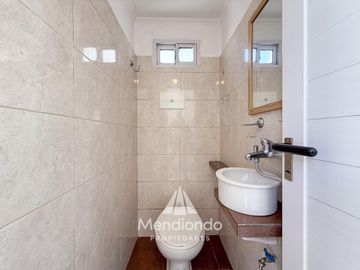 PH 3 amb.   dep. con balcón terraza al frente y terraza propia. Zona Aldrey.