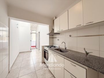 PH 3 amb.   dep. con balcón terraza al frente y terraza propia. Zona Aldrey.