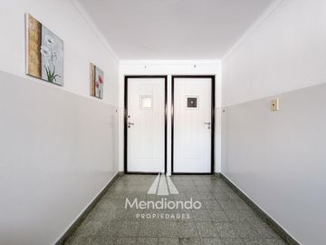 PH 3 amb.   dep. con balcón terraza al frente y terraza propia. Zona Aldrey.