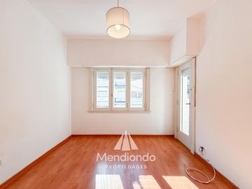 PH 3 amb.   dep. con balcón terraza al frente y terraza propia. Zona Aldrey.