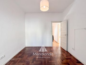 PH 3 amb.   dep. con balcón terraza al frente y terraza propia. Zona Aldrey.