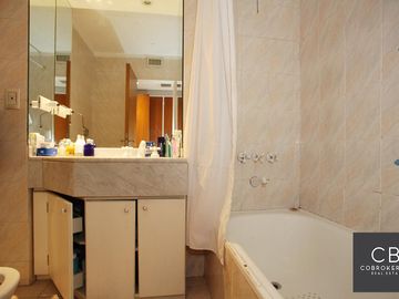 VENTA PISO ALTO AL CONTRAFRENTE 4 AMBIENTES PALERMO CON COCHERA DOBLE Y BAULERA AMENITIES