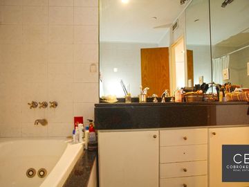 VENTA PISO ALTO AL CONTRAFRENTE 4 AMBIENTES PALERMO CON COCHERA DOBLE Y BAULERA AMENITIES