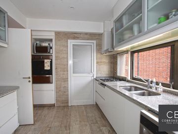 VENTA PISO ALTO AL CONTRAFRENTE 4 AMBIENTES PALERMO CON COCHERA DOBLE Y BAULERA AMENITIES