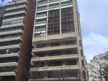 VENTA PISO ALTO AL CONTRAFRENTE 4 AMBIENTES PALERMO CON COCHERA DOBLE Y BAULERA AMENITIES