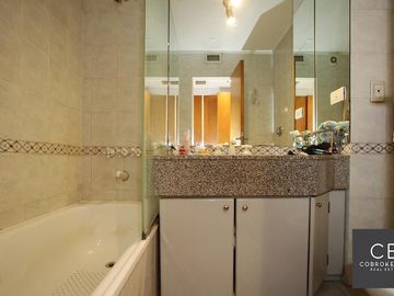 VENTA PISO ALTO AL CONTRAFRENTE 4 AMBIENTES PALERMO CON COCHERA DOBLE Y BAULERA AMENITIES