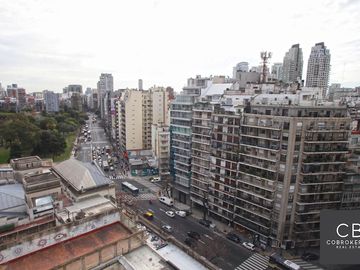 VENTA PISO ALTO AL CONTRAFRENTE 4 AMBIENTES PALERMO CON COCHERA DOBLE Y BAULERA AMENITIES