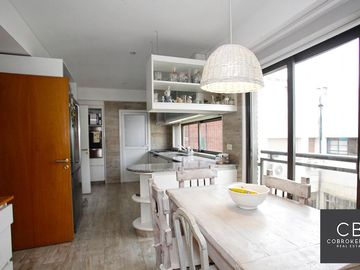 VENTA PISO ALTO AL CONTRAFRENTE 4 AMBIENTES PALERMO CON COCHERA DOBLE Y BAULERA AMENITIES