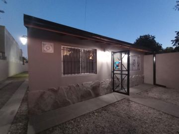 Casa en venta - 2 Dormitorios 1 Baño - San Clemente del Tuyú