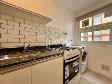 3 Amb. con Balcón Corrido, Cochera y Muebles Nuevos – MDP Centro