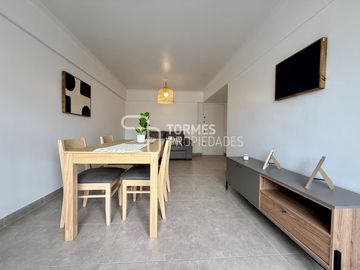 3 Amb. con Balcón Corrido, Cochera y Muebles Nuevos – MDP Centro