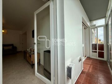 3 Amb. con Balcón Corrido, Cochera y Muebles Nuevos – MDP Centro