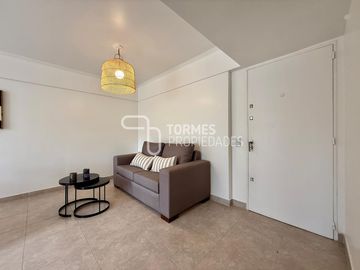 3 Amb. con Balcón Corrido, Cochera y Muebles Nuevos – MDP Centro