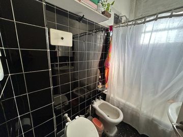 En Venta Excelente departamento de 3 ambientes al contra frente Muy Luminoso