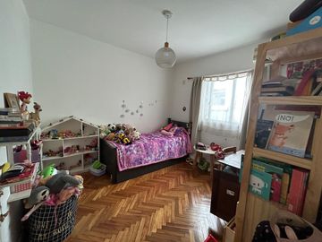 En Venta Excelente departamento de 3 ambientes al contra frente Muy Luminoso