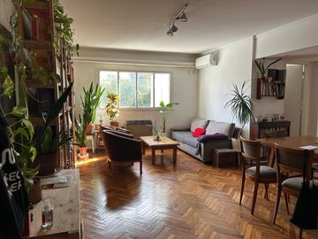 En Venta Excelente departamento de 3 ambientes al contra frente Muy Luminoso