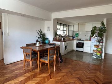 En Venta Excelente departamento de 3 ambientes al contra frente Muy Luminoso