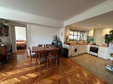 En Venta Excelente departamento de 3 ambientes al contra frente Muy Luminoso