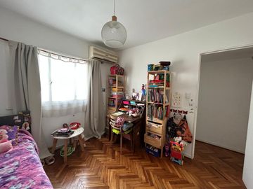 En Venta Excelente departamento de 3 ambientes al contra frente Muy Luminoso