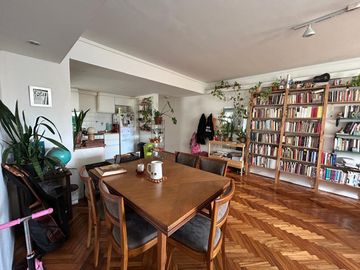 En Venta Excelente departamento de 3 ambientes al contra frente Muy Luminoso